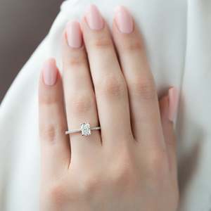 แหวนหมั้นเพชรเม็ดเดี่ยวทรงเรเดียนท์คัท 14K ทองคำ ประดับเพชรแล็บโกรว์ รับรองโดย IGI ดีไซน์หรูหราแบบมาร์คีส์ เพชรฝังแบบพาเว่ เครื่องประดับชั้นดีสำหรับทั้งชายและหญิง - Product Image 6