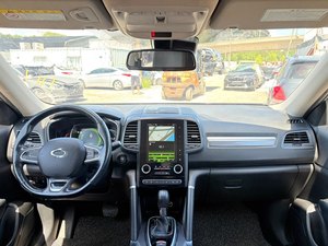 Vehículo Utilitario Familiar Gris QM6 2017 Diésel 4x4 con Volante a la Izquierda, 5 Asientos, Coche Usado Coreano de Segunda Mano - Product Image 3