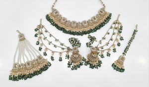 Conjunto de Joyería Antigua Chapada en Oro con Pedrería, Collar Gargantilla y Aretes con Joyas para Mujer para Bodas y Fiestas - Product Image 3