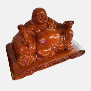 La estatua sentada del Buda Maitreya es exquisitamente tallada en madera de Huong. - Product Image 4