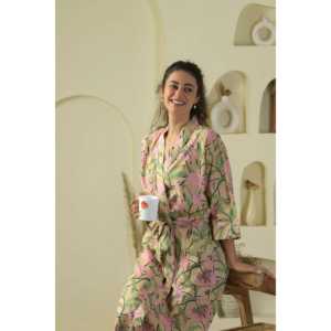 Bata de mujer de lujo con cinturón y estampado de hibisco, ropa de dormir de alta gama - Product Image 5