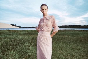 เครื่องประดับเสื้อผ้าแฟชั่นชั้นสูง ดอกไม้ผ้าทำมือ ประดับเสื้อผ้า ETHEREAL WHITE FLOWER ตกแต่งเสื้อแจ็คเก็ต ชุดเดรส ผ้าพันคอ - Product Image 4