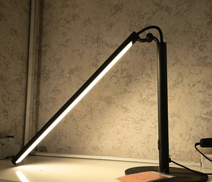 โคมไฟตั้งโต๊ะ LED 10W แบบโลหะทันสมัยพร้อมตัวหรี่ไฟแบบกดและหมุนได้ 330 องศา - Product Image 3