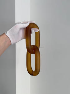 Cadena Decorativa de Resina de la Mejor Calidad, Elegante Adorno Acrílico Hecho a Mano para Decoración de Interiores Modernos, por FCI - Product Image 2