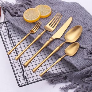 Ensemble de couverts en métal de qualité supérieure, collection de fourchettes, cuillères et couteaux en acier inoxydable pour les repas quotidiens et les occasions spéciales - Product Image 2