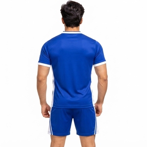 Uniforme de Fútbol Diseñado con Tela de Poliéster Suave, Construcción Transpirable, Secado Rápido, Ajuste Atlético Cómodo - Product Image 2