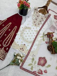 Salwar Kameez en soie blanche élégante avec pantalon en velours rouge et broderies dorées pour femmes, tenue de mariage traditionnelle indienne pakistanaise - Product Image 5