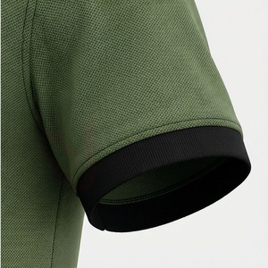 Polo à manches courtes pour homme, vert olive, avec fermeture éclair, tricoté, 100% polyester, design uni décontracté, coupe classique - Product Image 6