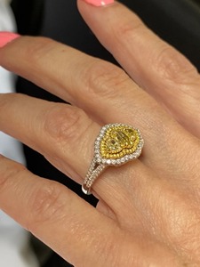 Anillo de Compromiso con Diamante Amarillo de Corte Ovalado Cultivado en Laboratorio, Oro Blanco de 14k, Doble Halo, VVS+, Certificado IGI, Anillo de Boda con Vástago Dividido - Product Image 2