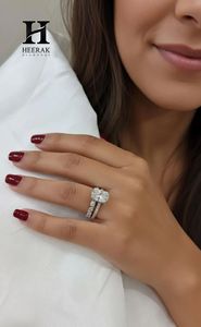 Anillo de Diamantes Cultivados en Laboratorio con Corte Cojín Alargado Personalizado, Oro Blanco de 14K, Halo Oculto, Solitario, Banda de Eternidad, Apilable para Novia - Product Image 2