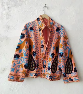 Chaqueta de Algodón Estilo Boho Chic para Mujer, Chaqueta Étnica Floral Vintage Hecha a Mano - Product Image 1