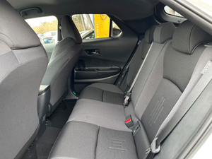 Toyota C-HR 2.0 Hybride Teamplayer Technik Package, SUV compact hybride économique en carburant, fiable, automatique, pour la conduite urbaine, de fabrication japonaise. - Product Image 5