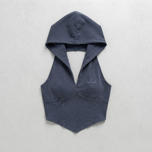 Haut court gris à capuche pour femme, style corset, col en V, dos nu, sans manches, sweat-shirt personnalisé avec logo, débardeur uni, streetwear décontracté - Product Image 3