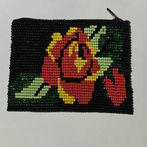 Porte-monnaie perlé fait main : motif rose en verre tchèque - Product Image 5