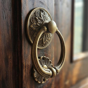 Pomo de Puerta Floral de Latón Antiguo, Herraje Decorativo Vintage para Entrada, Accesorio de Puerta Tradicional Resistente, Acento Rústico para el Hogar - Product Image 5