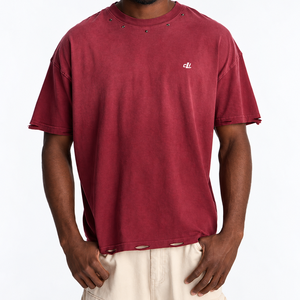 T-shirt homme surdimensionné en coton teint en pièce 100% avec détails œillets personnalisés, ourlet découpé, clous et col orné, style Hip Hop - Product Image 4