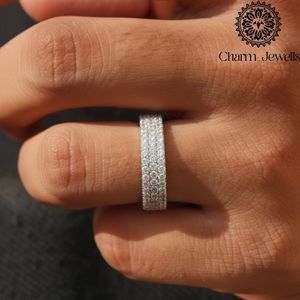 Bague Éternité Femme Charm_Jewells en Argent Plaqué Or 18K Certifiée IGI, 3 Grammes, Moissanite Taille Coussin, Sertie à Griffes - Product Image 5