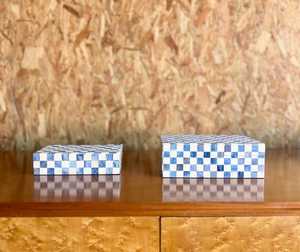 Boîte de rangement rectangulaire empilable en MDF avec incrustation de os de style arabe, motif damier bleu et blanc, design classique - Product Image 3