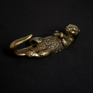 ตะขอแขวนผนังทองเหลืองสะดุดตา ดีไซน์สวยงาม เหมาะสำหรับห้องเด็ก สำนักงาน โรงแรม และร้านอาหาร ของตกแต่งผนังจากอินเดีย - Product Image 4