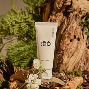 Crème pour les mains de luxe au gingembre, infusée d'extrait de gingembre naturel, d'acide hyaluronique et d'une formule à absorption rapide, pour tous types de peaux. - Product Image 6