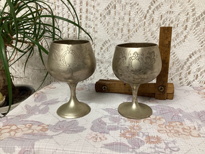 Ensemble de gobelets à vin vintage en métal, faits à la main, style antique, pour la maison, le bar, les dîners et les cadeaux - Product Image 3