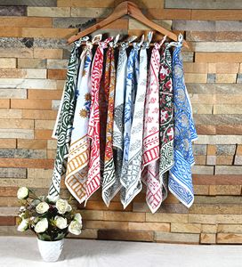 Foulard carré en coton Mulmul imprimé artisanal style Bohème Chic, élégant et léger, accessoire de festival - Product Image 1