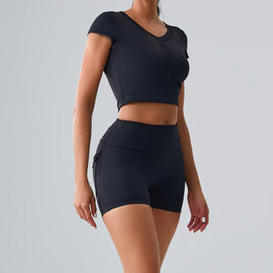 Ensemble de yoga personnalisé de haute qualité pour femmes, vente en gros, vêtements de sport d'extérieur, spandex, nylon, imperméable, 2 pièces, legging et short - Product Image 3