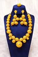 Collier chaîne à maillons plaqué or 24 carats en alliage traditionnel de France, Italie, États-Unis, Allemagne, avec 2 rangs de perles africaines pour femmes