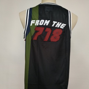 เสื้อบาสเก็ตบอลแบบไม่มีแขนสำหรับผู้ใหญ่ OEM สกรีนโลโก้ได้ตามต้องการ ระบายอากาศได้ดี ผลิตจากผ้าโพลีเอสเตอร์แบบซับลิเมชั่น ชุดกีฬาสำหรับทีมแบบสั่งทำ - Product Image 6