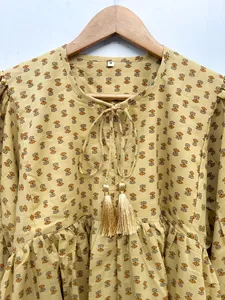 Vestido Mini Casual de Verano con Estampado Floral Amarillo Bohemio, Manga Abullonada de Algodón, Corte Holgado y Cuello con Lazos - Product Image 3
