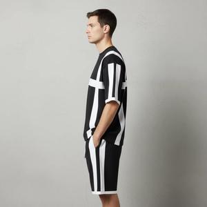 Camiseta de algodón con logotipo personalizado y pantalones cortos de poliéster de dos tonos, conjunto de verano de 2 piezas para hombre, conjunto de pantalones cortos casuales de estilo urbano. - Product Image 6