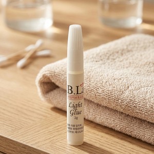 กาวติดเล็บ [K-ESSENTIALS] ชนิดน้ำ 2 กรัม สูตร UV สูตรเฉพาะ รับผลิตแบรนด์ส่วนตัว OEM/ODM กาวติดเล็บปลอม - Product Image 2