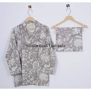 Ensemble de pyjama en coton à imprimé floral, doux et respirant, vêtements de nuit indiens pour femmes, vêtements de nuit confortables pour un confort et une relaxation ultimes - Product Image 3