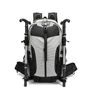 Mochila Deportiva de Gran Capacidad con Cinturón Ergonómico Acolchado y Detalles Reflectantes de Seguridad para Camping - Product Image 2