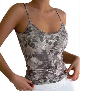 เสื้อกล้ามสายเดี่ยวทรงเข้ารูปลายพรางทันสมัย พิมพ์ลายแบบนามธรรม แฟชั่นสตรีทแวร์ฤดูร้อน รับทำแบรนด์เสื้อผ้าผู้หญิง - Product Image 4