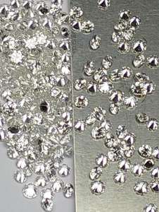 Diamants ronds naturels de haute qualité, taille VS, de 2,10 mm à 2,60 mm, excellente taille pour la création de bijoux, boucles d'oreilles, chaînes, bagues. - Product Image 4