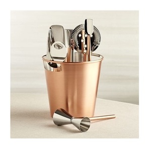 Ensemble d'outils de bar en cuivre professionnel de 6 pièces avec seau à glace en acier inoxydable, passoire Hawthorne, doseur, cuillère de bar, kit de barman de luxe - Product Image 1