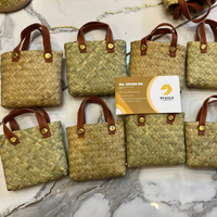 Porte-clés en forme de chapeau conique vietnamien en feuille naturelle pour embellir les sacs à main, par 99 Gold Data Shop