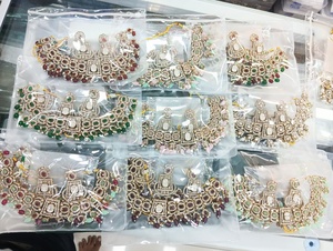 Traditional wear Necklace With Chandelier Earrings Gold-Plated Zinc Alloy Necklace Diamond <b>Beads</b> Glamorous Chokers - Product Image 4