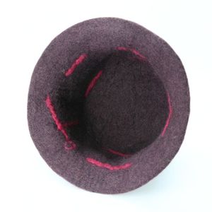 Sombrero de Fieltro de Lana Hecho a Mano para Mujer con Diseño Floral - Product Image 4
