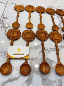 Cuillère à fentes Sunflower, tête ronde en acier inoxydable, manche en bois, ustensile de cuisine pour la friture et le service, vente en gros Vietnam - Product Image 6