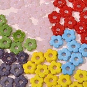 Cuentas de Flores de Cinco Pétalos Esmaltadas de Colores, Abalorios con Orificio Grande para DIY, Collares, Pulseras, Pendientes, Suministros para Hacer Joyería Artesanal - Product Image 3