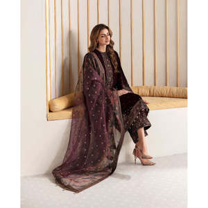 Ensemble haut et pantalon palazzo en velours de créateur pour les soirées d'hiver, magnifique dupatta inclus - Product Image 6