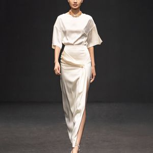 Jupe longue en soie mélangée LIIA pour femme, collection 2026, style haute couture, modèle Mison en satin torsadé à l'avant, vêtements féminins tendance - Product Image 1