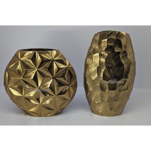 Florero de Metal Hecho a Mano para Decoración de Piso para Apartamentos Modernos, Florero de Mesa con Acabado Negro - Product Image 5