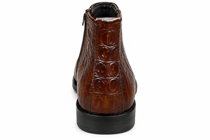 Botas Chelsea de cuero con estampado de cocodrilo en color marrón para hombre con paneles laterales elásticos - Product Image 2