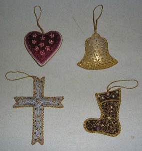 Hermoso Adorno Navideño Brillante Hecho a Mano en Forma de Corazón, Color Azul, con Cuentas, Ideal para Regalo Empresarial y Festividades - Product Image 5