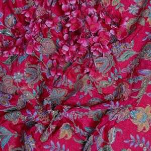 ผ้าเครปสีชมพูม่วงลายดอกไม้ปักเลื่อมแบบธรรมชาติ น้ำหนักปานกลาง สำหรับชุดเดรสหรูหราจากดีไซเนอร์ - Product Image 5