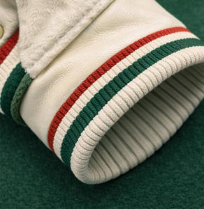 Fabricante de Chaquetas Varsity Personalizadas de Invierno, Chaqueta de Béisbol con Logotipo Bordado OEM, Chaqueta Universitaria de Lana y Cuero para Hombre y Mujer - Product Image 6