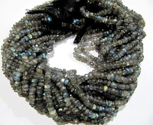 Cuentas facetadas de labradorita gris natural de 5 mm con destellos azules, hebras de 13 pulgadas de largo - Product Image 1
